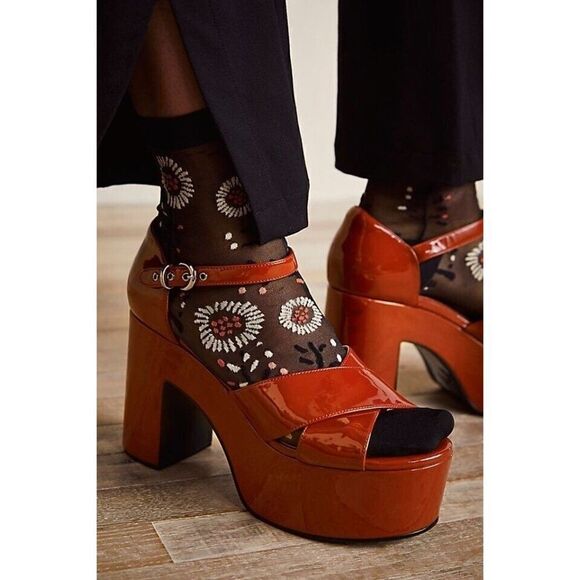 NEW FREE PEOPLE X JEFFREY CAMPBELL PERKINS PLATFORM IN DUSTY ROSE - Picture 2 of 3